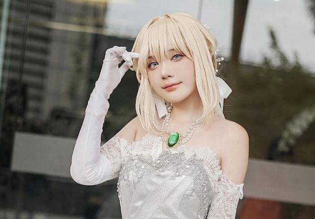 COSPLAY薇尔莉特·伊芙加登的coser“陈秋芳”成了国民waifu-迷耳社