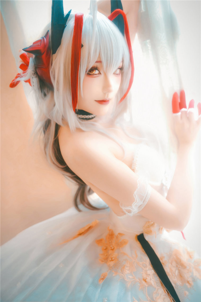 E4