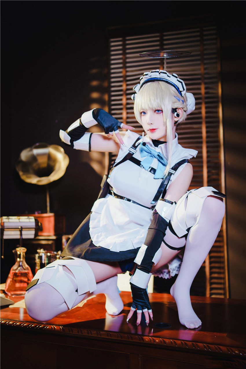 F2