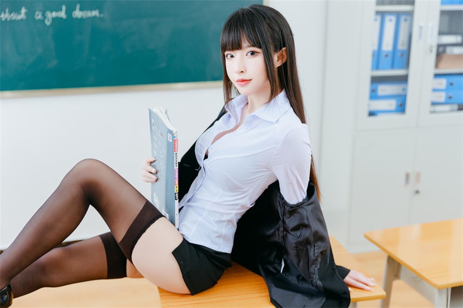 清水由乃教师范十足，放课后辅导学生作业！-迷耳社